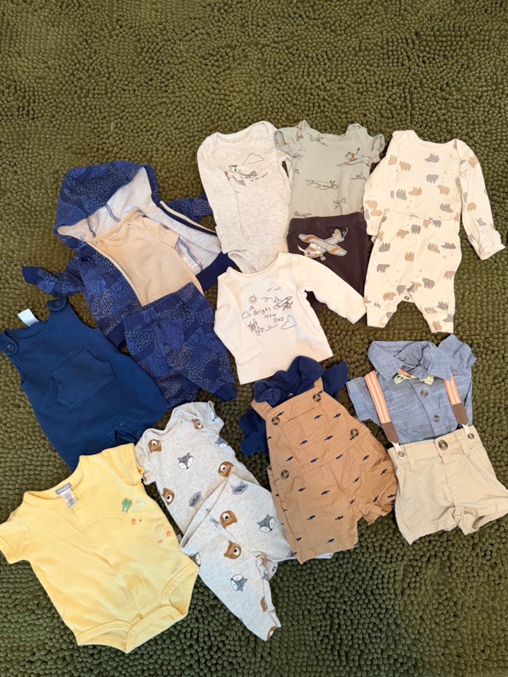 Newborn Baby Boy Outfit Sets (Bundle Lot Size 17 Pieces - Carter’s, Cat & Jack)